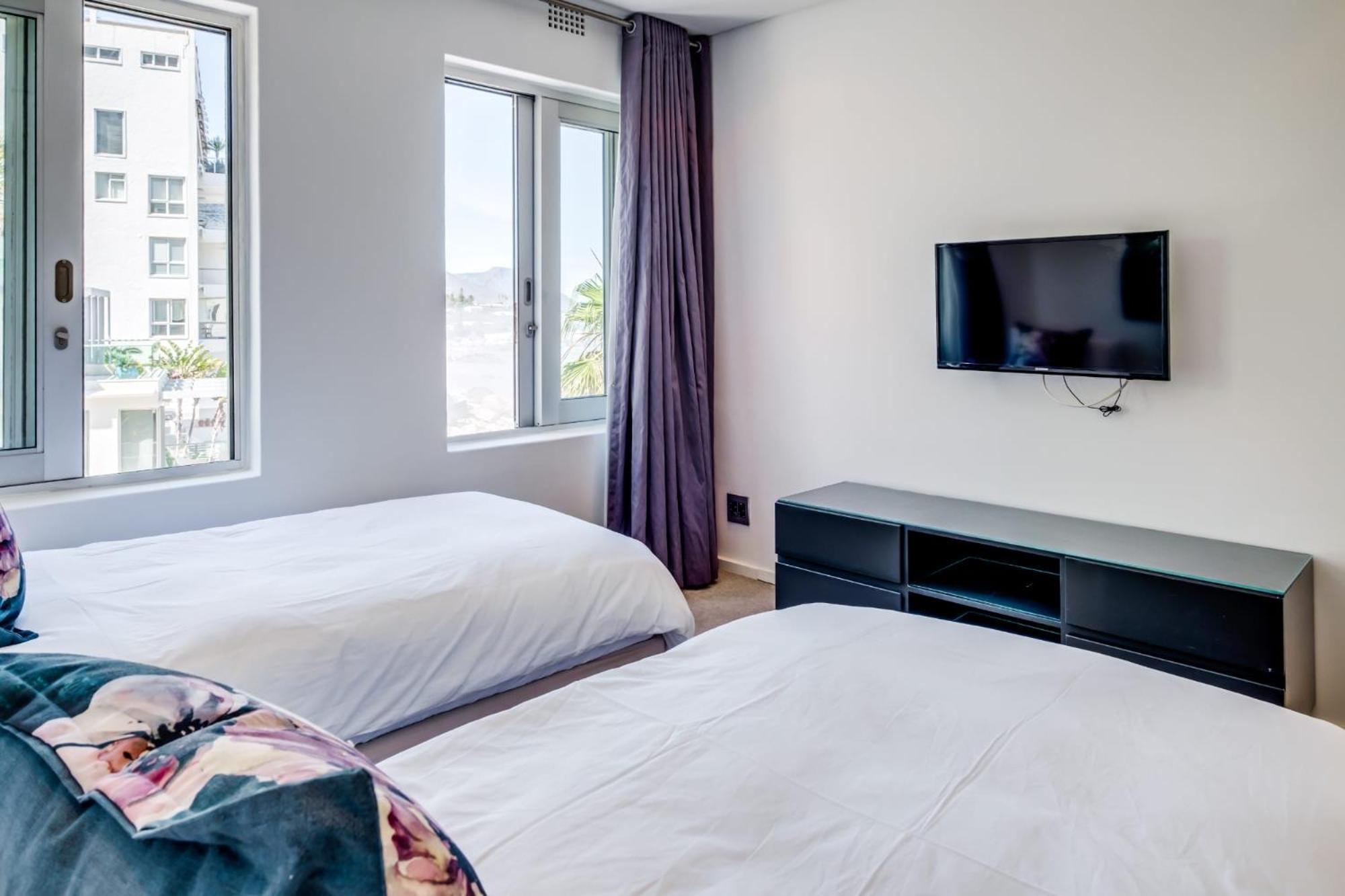 Apartment Ocean Breeze Cape Town